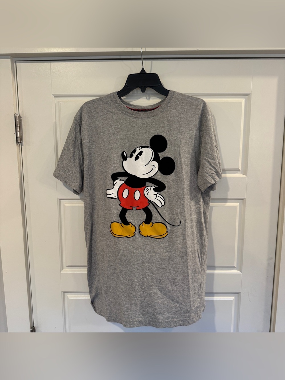 Disney Iconic Mickey Mouse Graphic Tee Shirt Men’s Size Large
